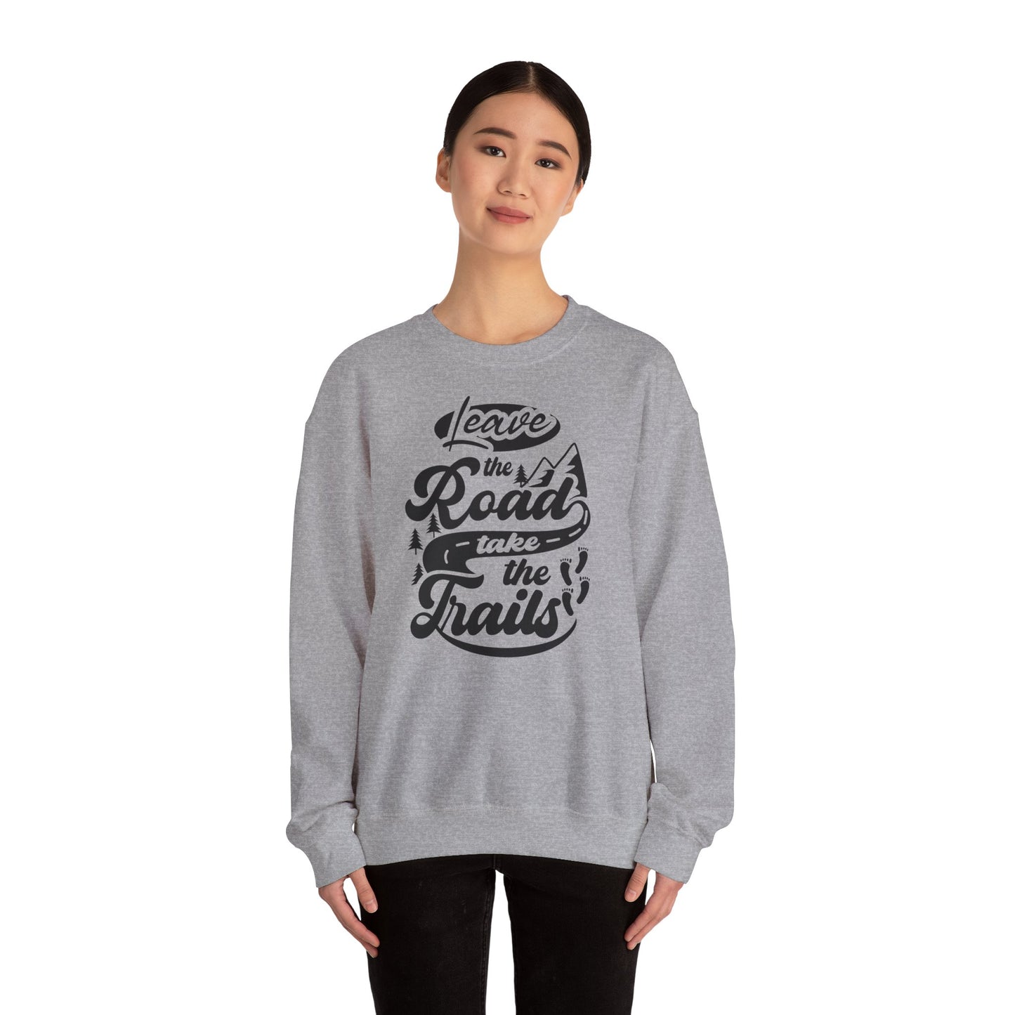 Unisex Heavy Blend™ Crewneck Sweatshirt -  Leave the road take the trails (Verlasse die Straße und nutze die Trails)