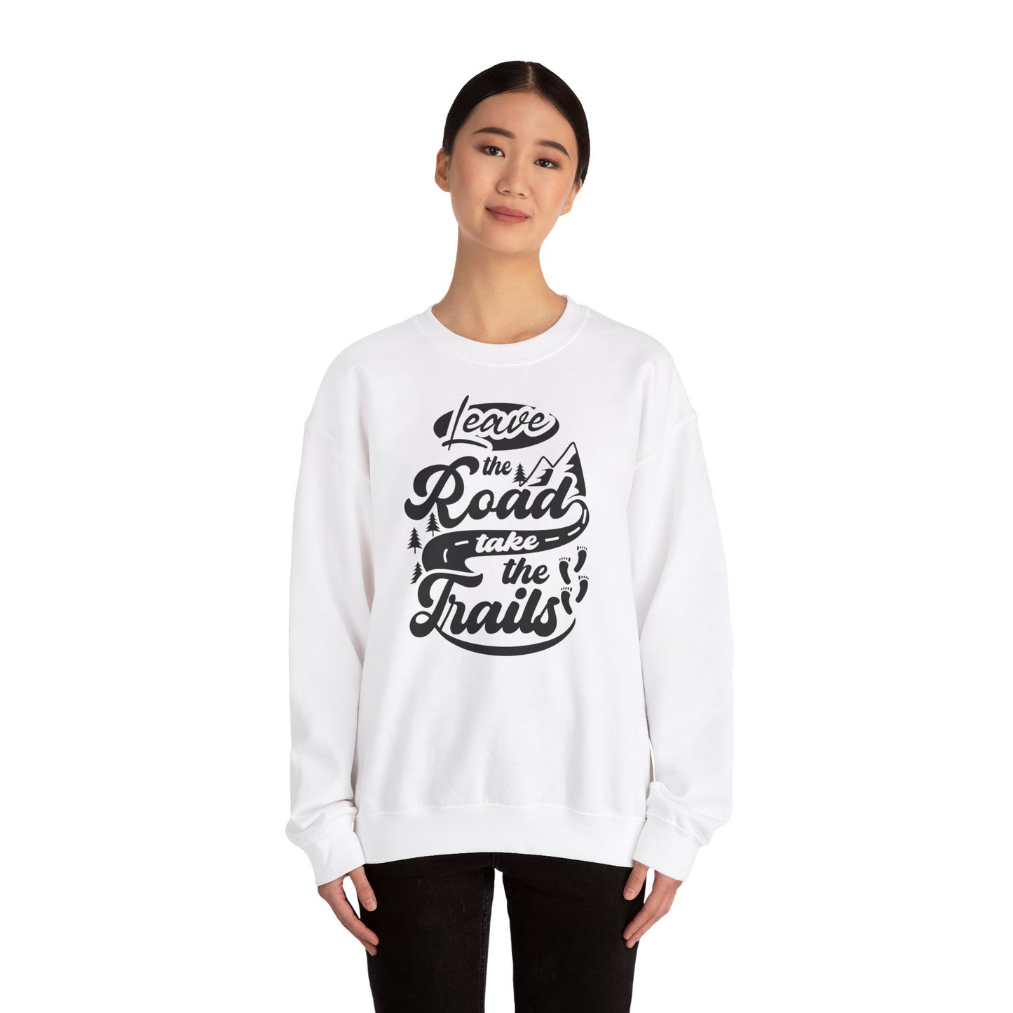 Unisex Heavy Blend™ Crewneck Sweatshirt -  Leave the road take the trails (Verlasse die Straße und nutze die Trails)